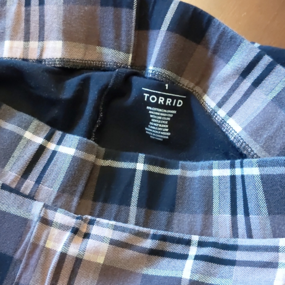 Torrid leggings plaid size 1
